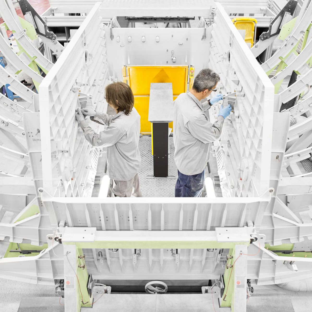 MECACHROME - Amboise Assemblage final case de train A400M